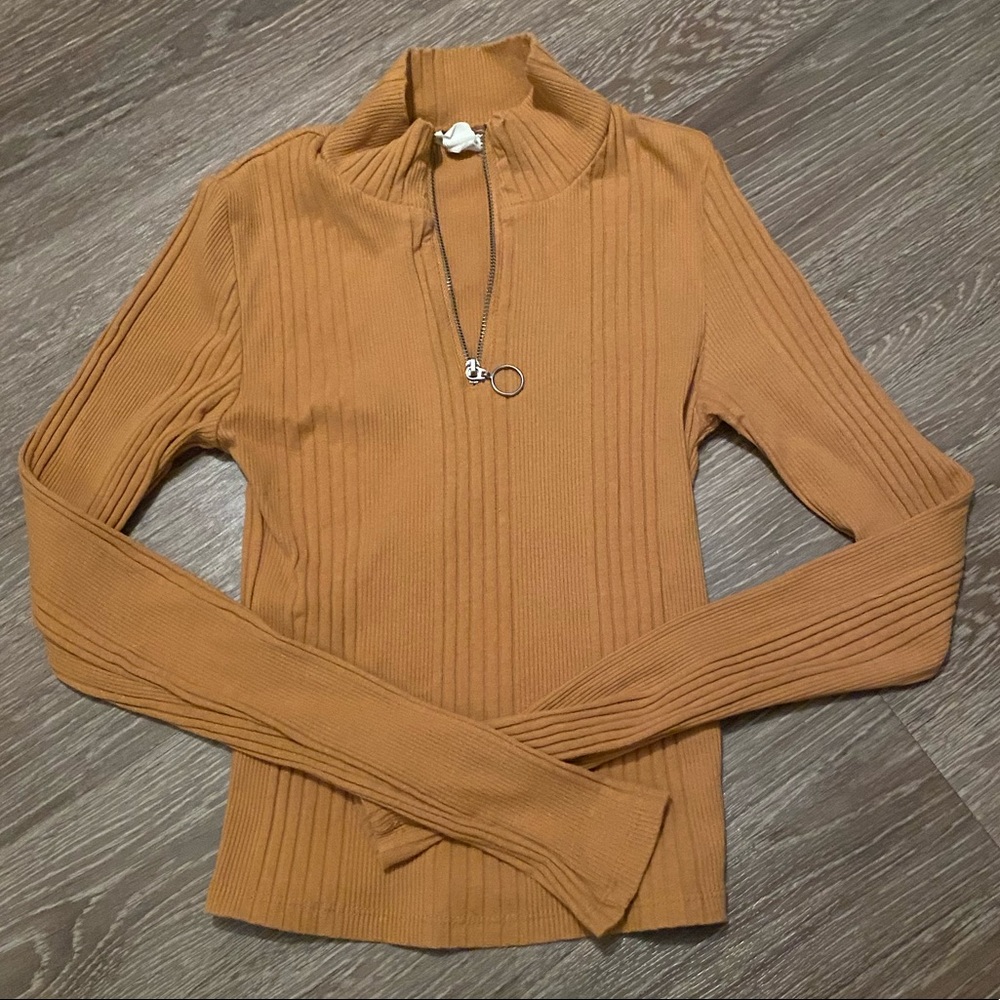 Long sleeve zipper top